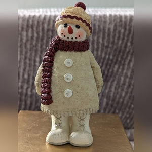Vintage Snowperson With Boots, Hat And Scarf‎ Neutral Colors Resin Figurine 5"